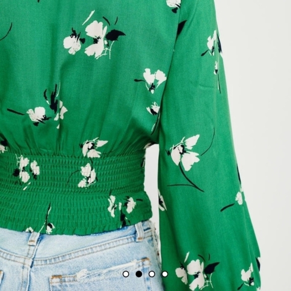 Abercrombie & Fitch Green Floral Smocked Crop Top - XS - Picture 3 of 9